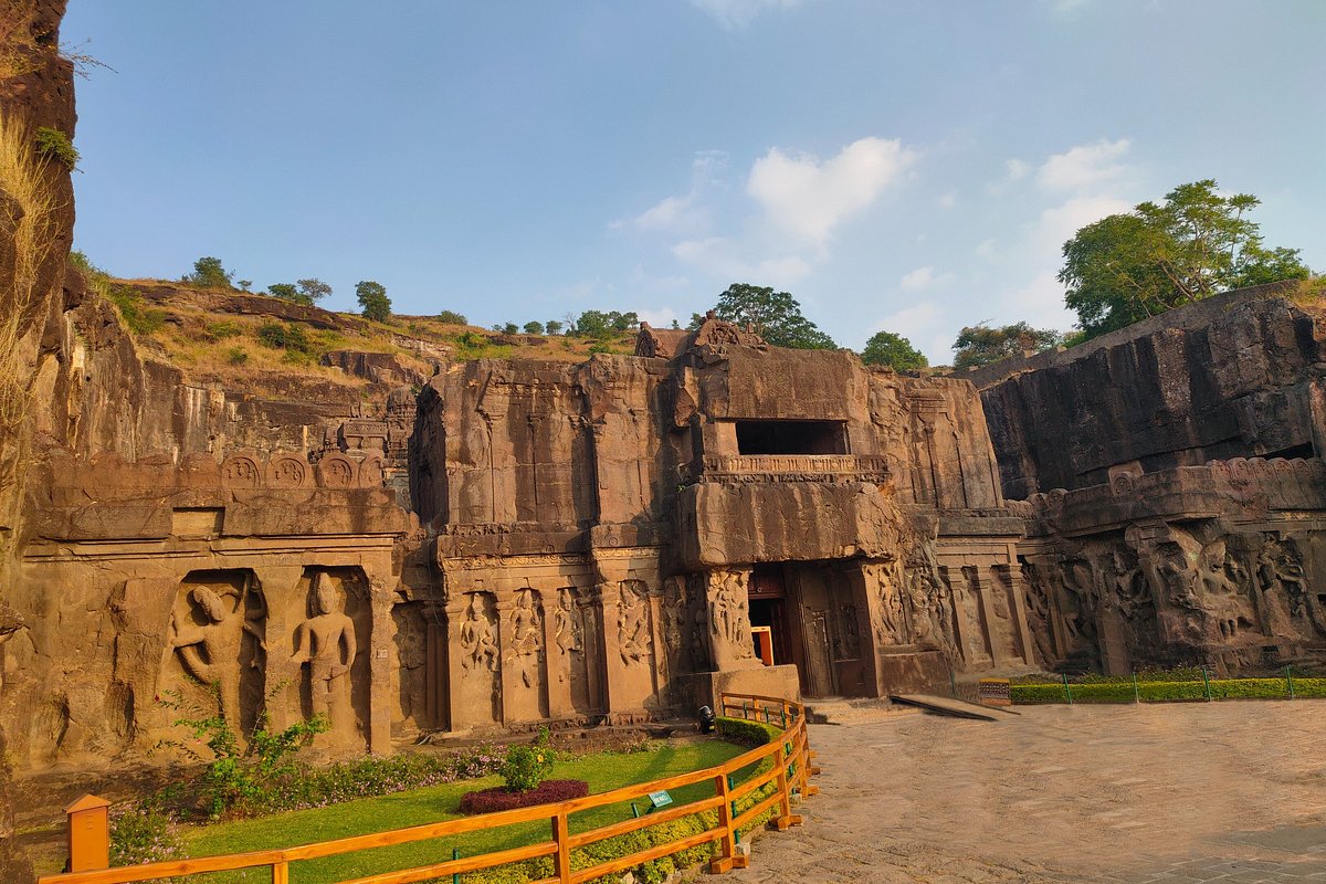 Ajanta Ellora - Aurangabad - Mumbai - Nashik - Shirdi holiday package